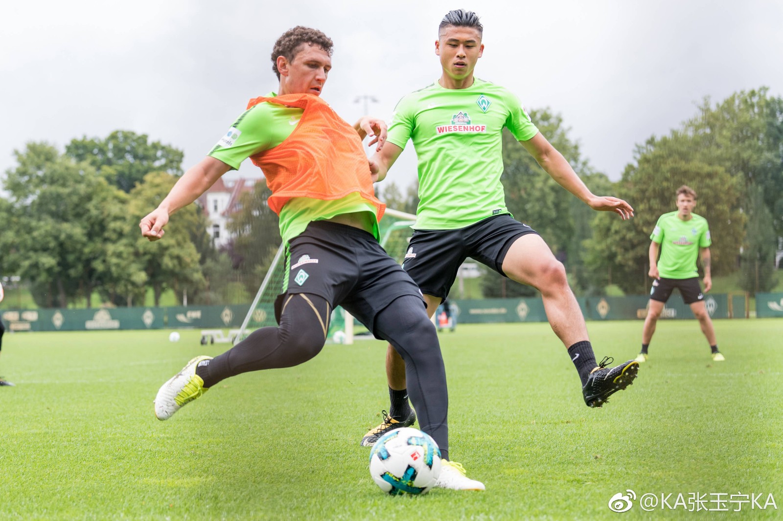 世俱杯冠军-荷兰实现回归胜利，晋级下一轮