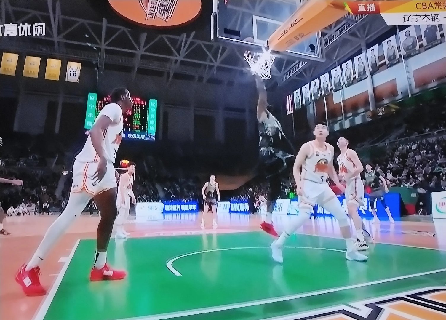 世俱杯官网-吉林男篮大胜重庆，成功晋级淘汰赛！