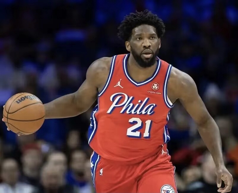 包含76人续约恩比德，开启新秀与老将作战新篇章的词条