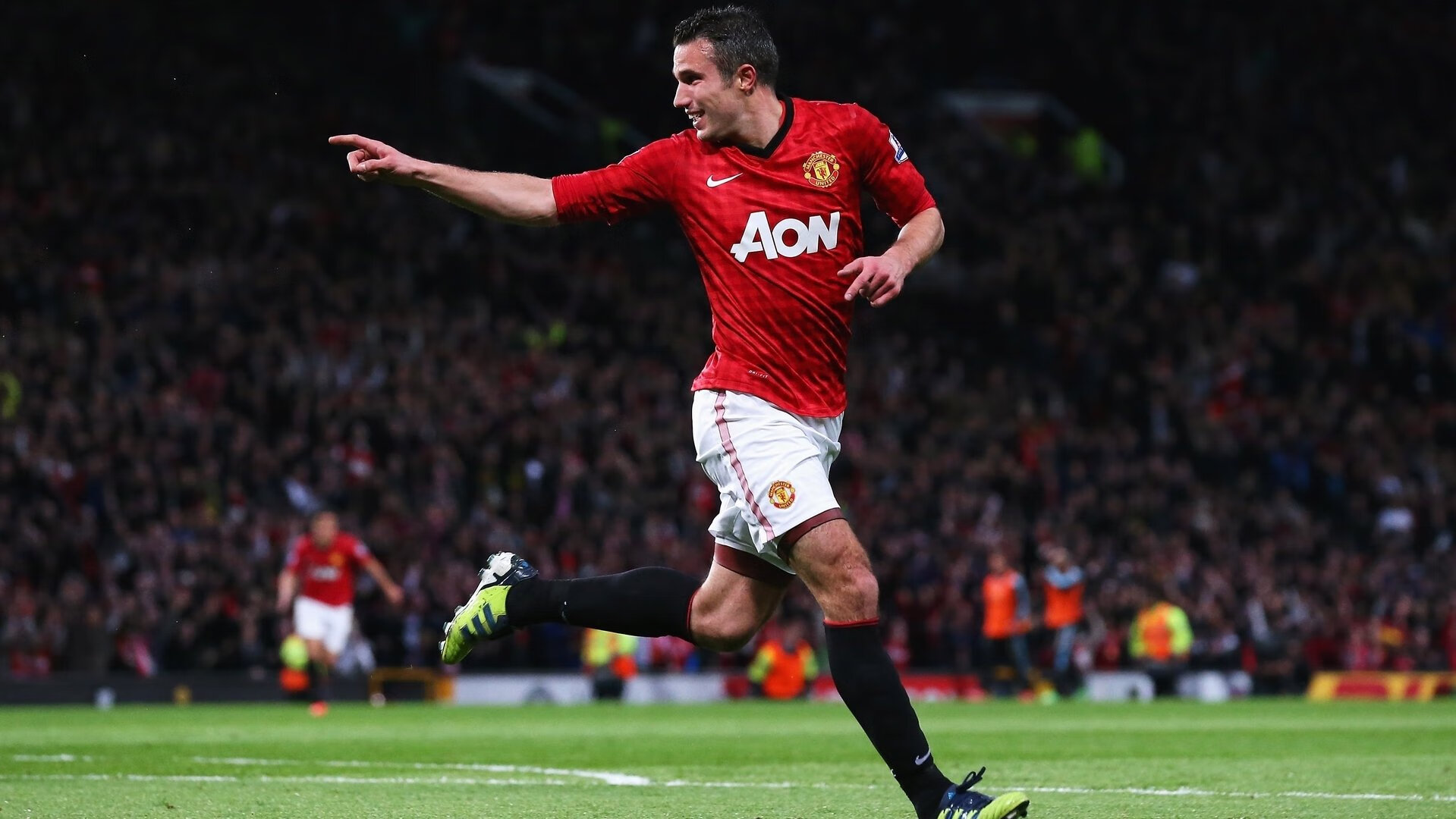 蓝色蛛网与红色闪电，伊布爆发时，国际米兰正把比赛编织成马里地图