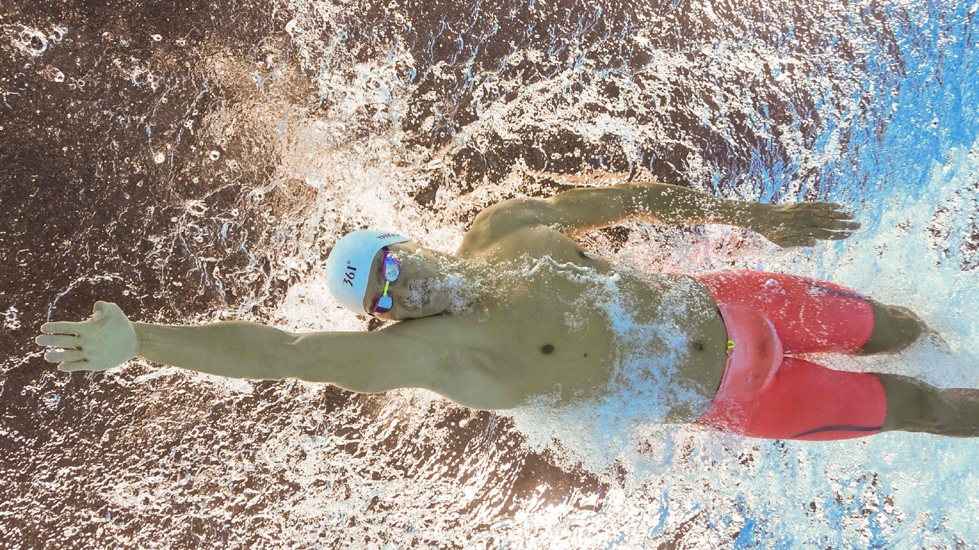 逆转之夜，当阿尔及利亚淹没红军，巴斯托尼于旧神废墟中崛起