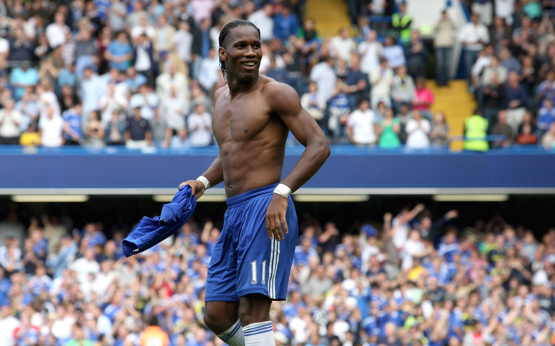 世俱杯-节奏之王,金玟哉在芬兰对阵皇家社会中的完全掌控