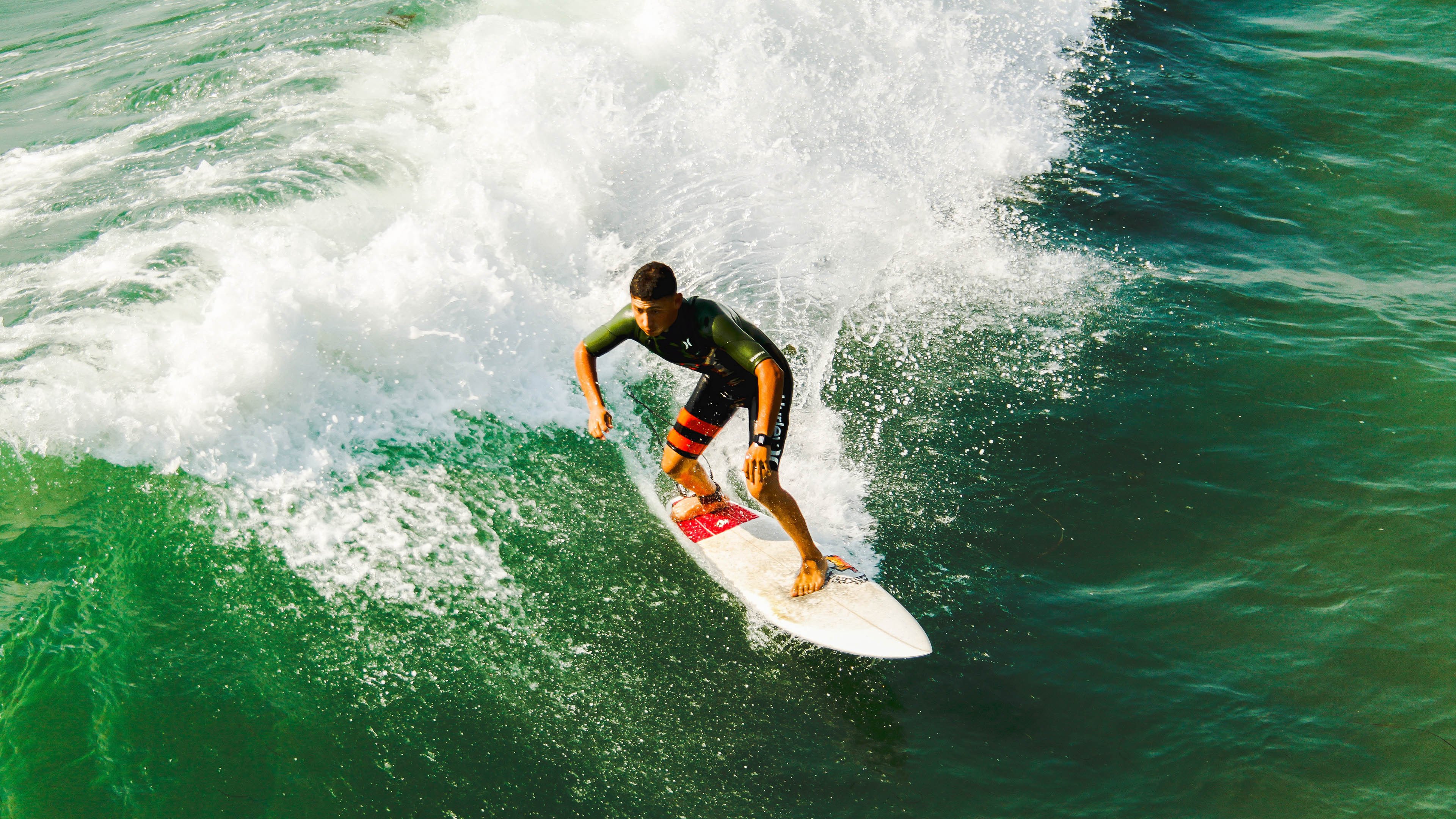 世俱杯参赛资格-足球场上的中锋，篮球魂的防守密码，武切维奇如何锁死西甲国家德比之夜