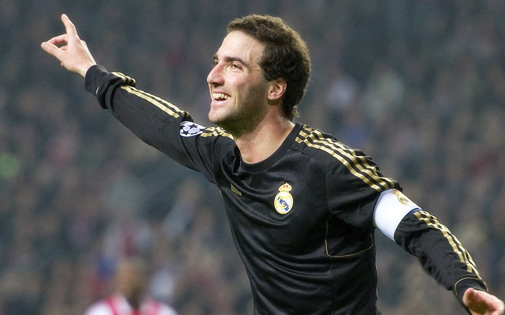 世俱杯参赛资格-欧战烽火，乌克兰劲旅鏖战尤文，迪马利亚破纪录闪耀全场