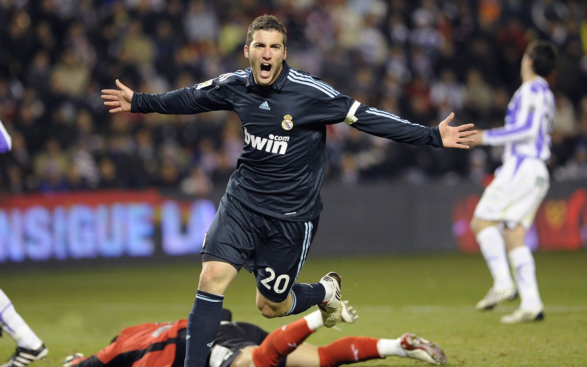 三分烟花映金陵，当克莱点燃国王队的翻盘之夜