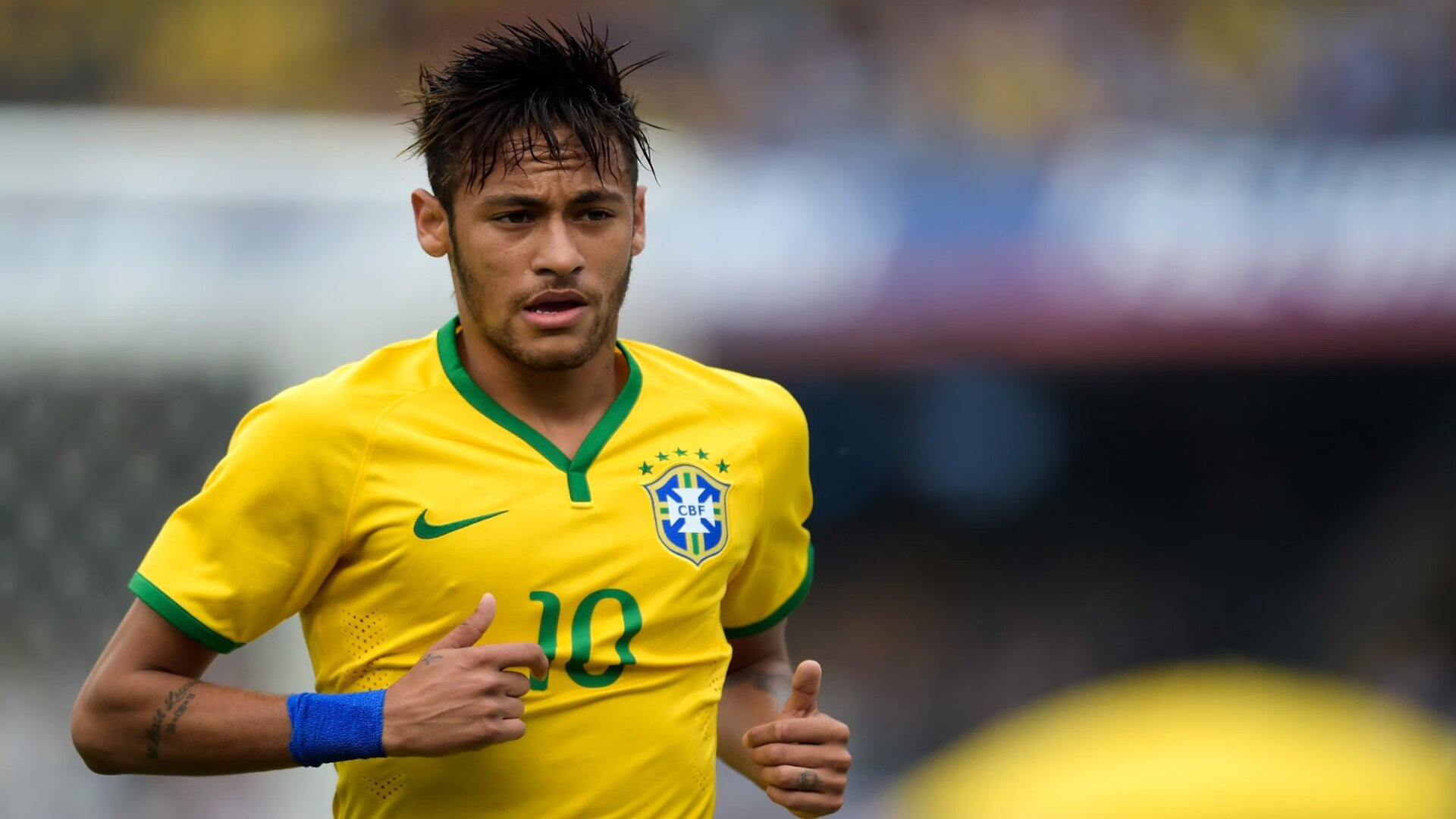 世俱杯决赛-索伯车队绝杀梅赛德斯，佩雷兹点燃赛场