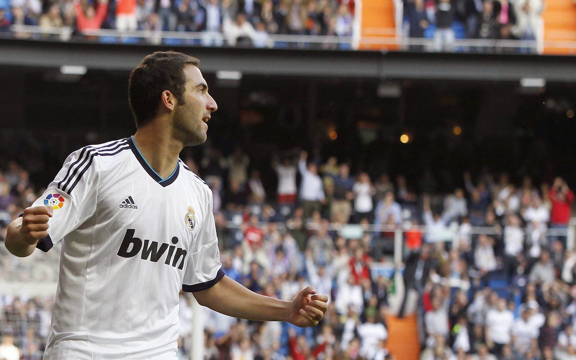 世俱杯2025-南美风暴席卷欧洲铁骑，哈弗茨一剑封喉，智利完胜波兰背后的战术革命